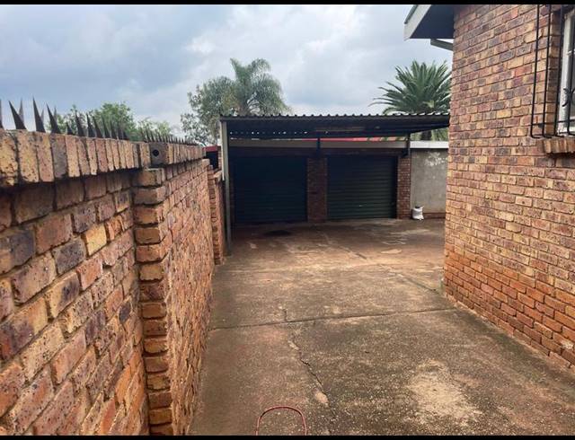 4 BEDROOM HOUSE FOR SALE IN DANVILLE